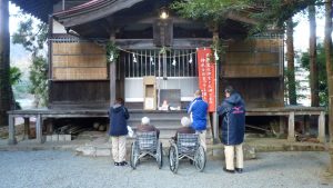 相模原市老人ホーム青根苑は青根諏訪神社へ初詣に行きました。